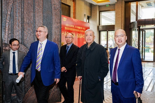 二十而冠正青春，，，感恩奋进再出发——《立异全历程咨询，，，助力高质量生长》钻研会暨mansion88建设20周年庆典盛大举行-mansion88新闻-mansion88动态-mansion88