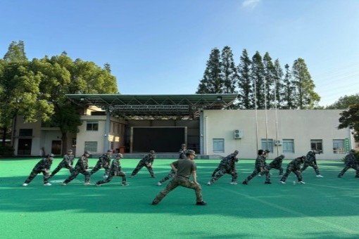 以梦为马，，，，，，有心者胜?——红鹰&蓝鲸训练营军训纪实-mansion88新闻-mansion88动态-mansion88